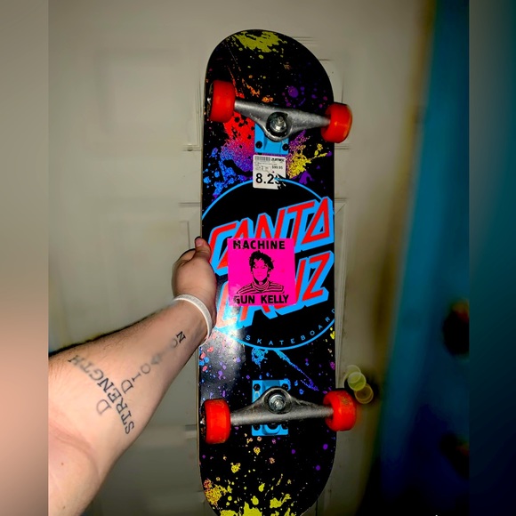 Complete Santa Cruz board 8.5 - Picture 1 of 2